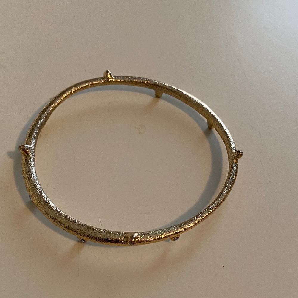 Elegant Gold Bangle Bracelet